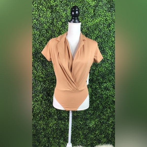 Ribbed deep v bodysuit NWT - Picture 3 of 9